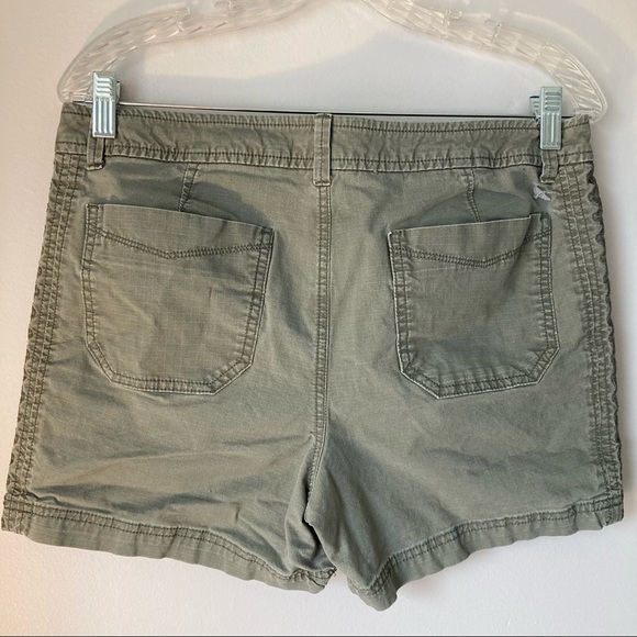 Eddie Bauer Short - Picture 3 of 7